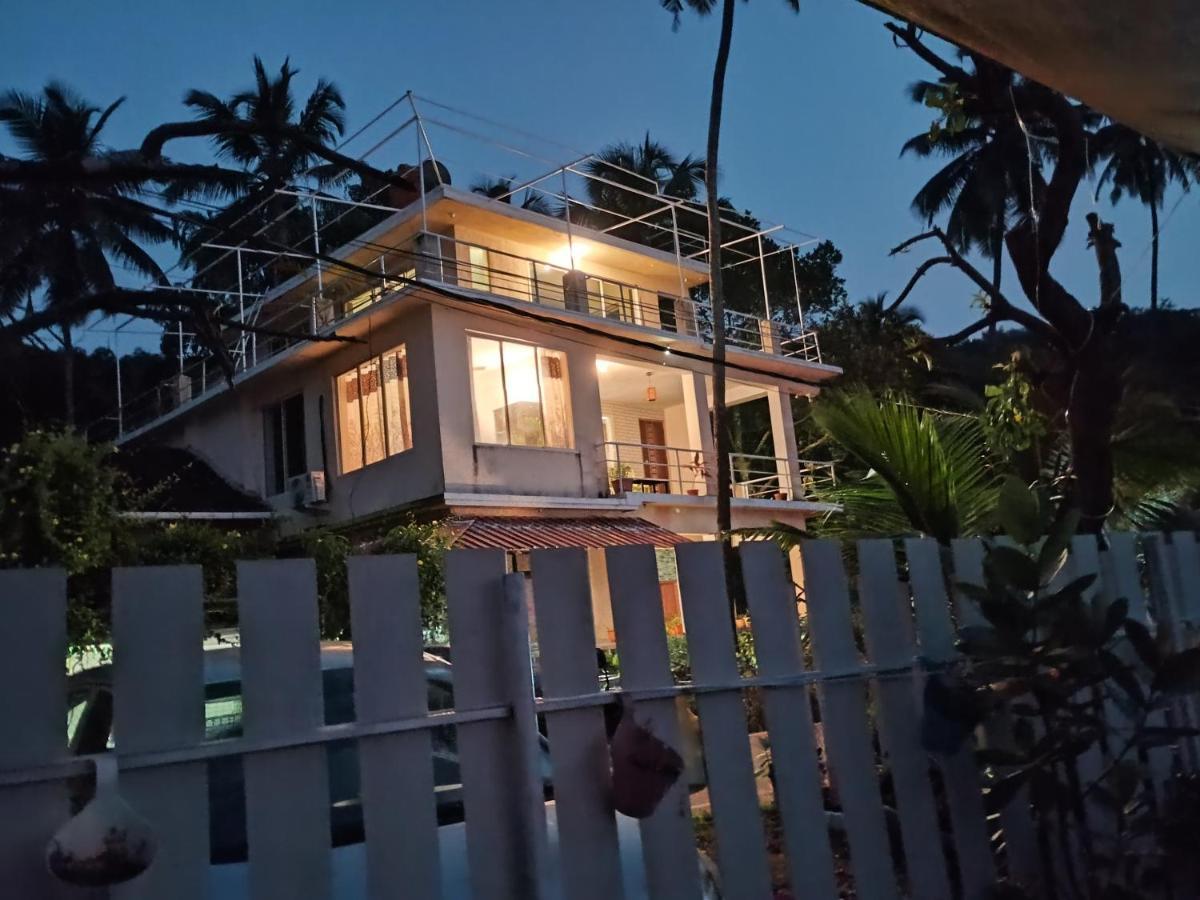 Gs Home On The Bay - Super Sea View Glass Studio Apartment Vagator Exterior foto